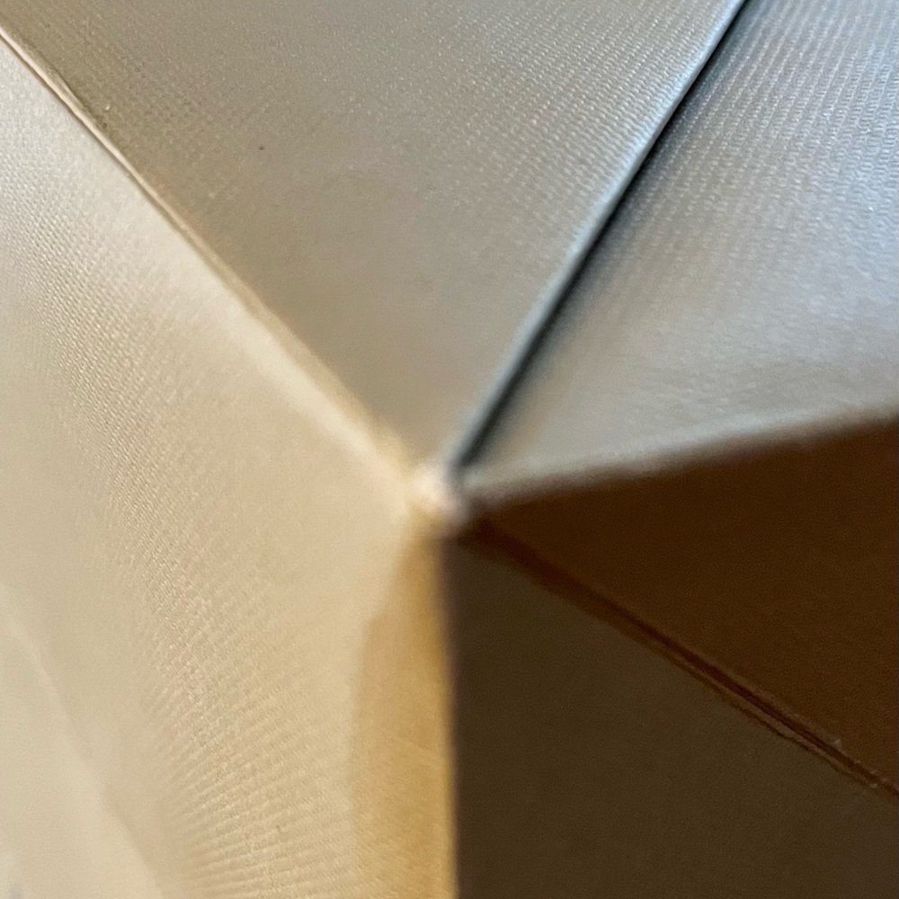 Burberry large shopping bag with plaid interior. - Picture 10 of 10